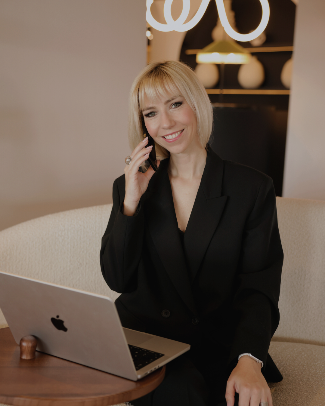 Marion Cozette la fondatrice et dirigeante de Cozette l'Agence, agence de communication spécialisée pour les professionnels du bien-être à Nice